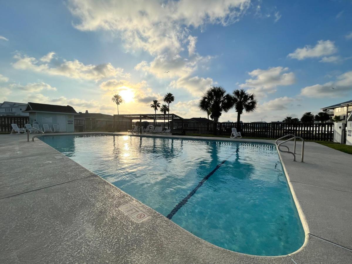 Rockport Waterfront Condo With A View Exterior foto